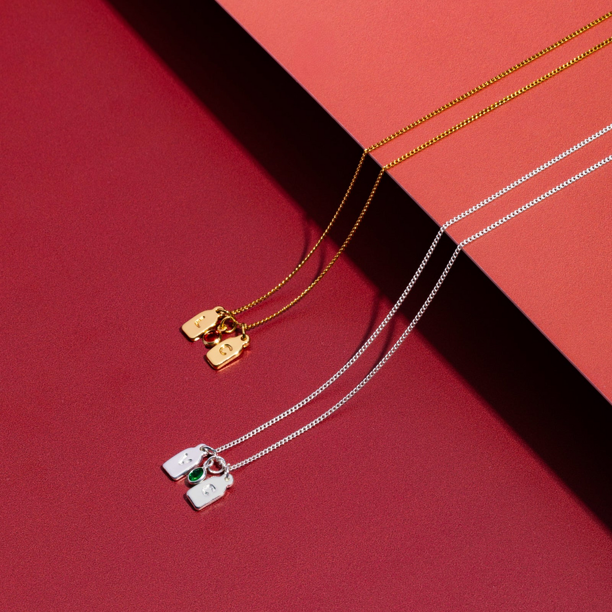 Collar de Iniciales y Piedra de Aniversario